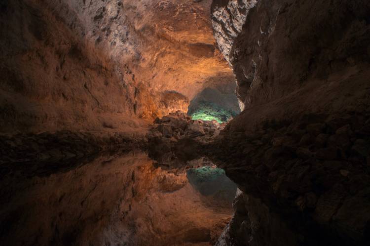 Вулканическая пещера Cueva de los Verdes. Испания