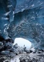 Вход в пещеру льда