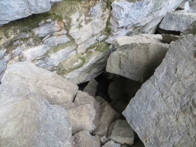 Вход в Эссюмскую пещеру