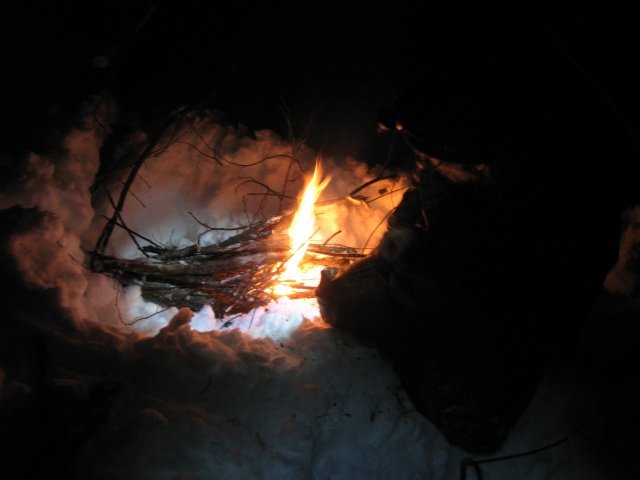Костер на снегу Костер на снегу