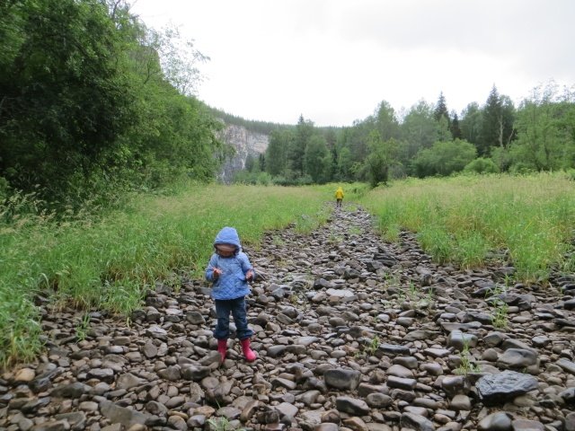 Идем по руслу реки Сим Идем по руслу реки Сим