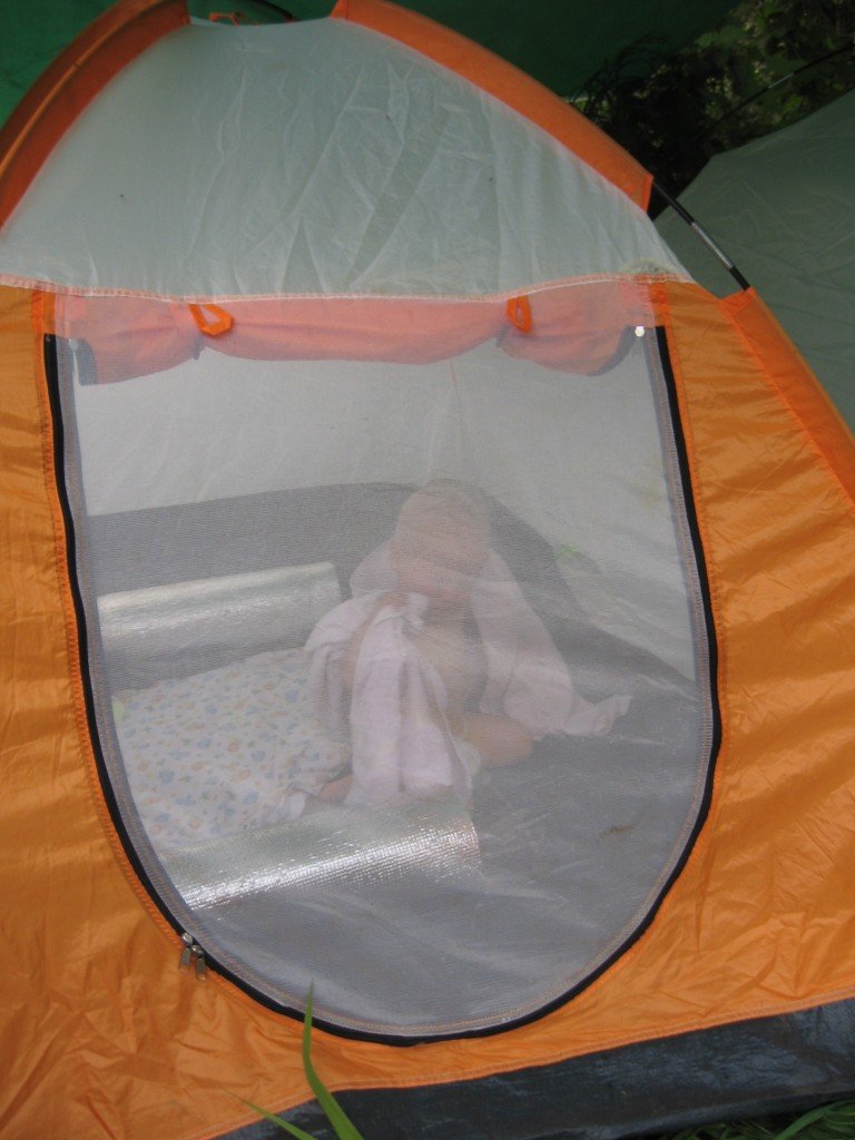 Внутренняя палатка. Каркас вставляется в тканевые карманы