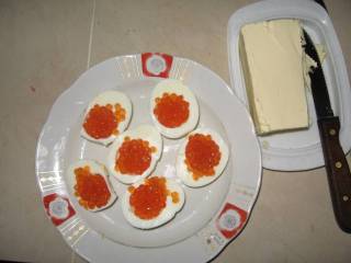 яйца фаршированные красной икрой
